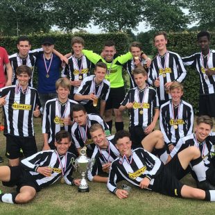 SDDL/VVR JO17-1 wint de beker